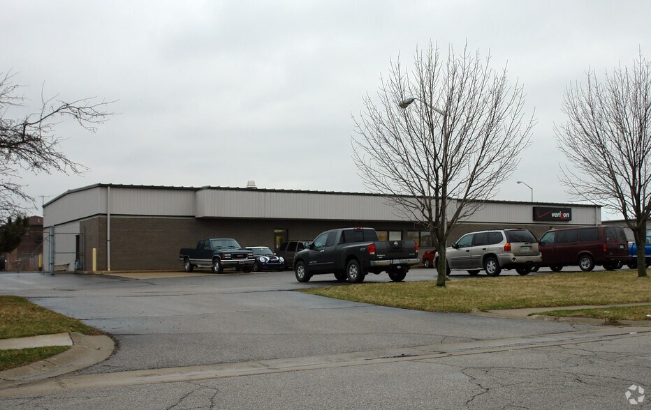 More Photos Of 2401 Chicago St, Valparaiso Telecom Hotel Data Hosting For Lease