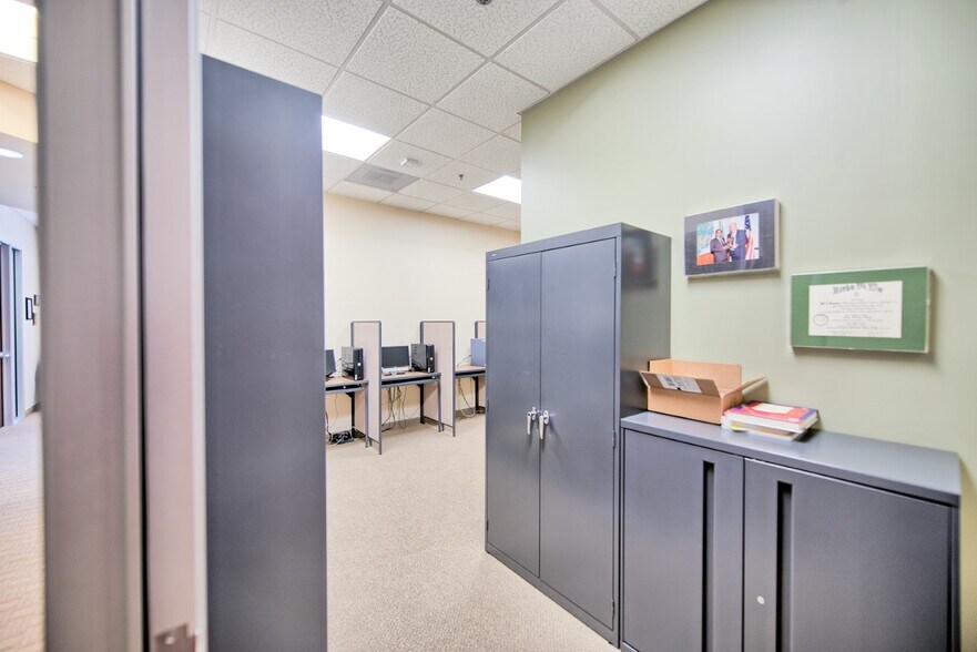 More Photos Of 11840 Pierce St, Riverside Office For Lease