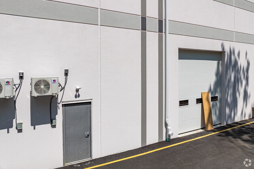 More Photos Of 17 Cpl Luigi Marciante Jr Memorial Dr, Jackson Township Industrial For Lease