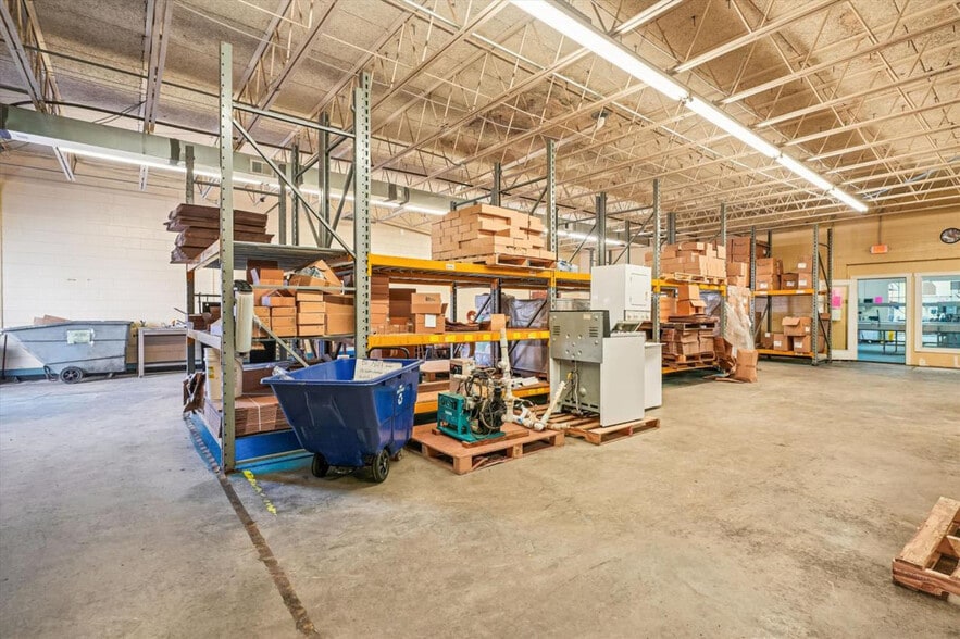 More Photos Of 113 Aileen Rd, Flint Hill Warehouse For Sale