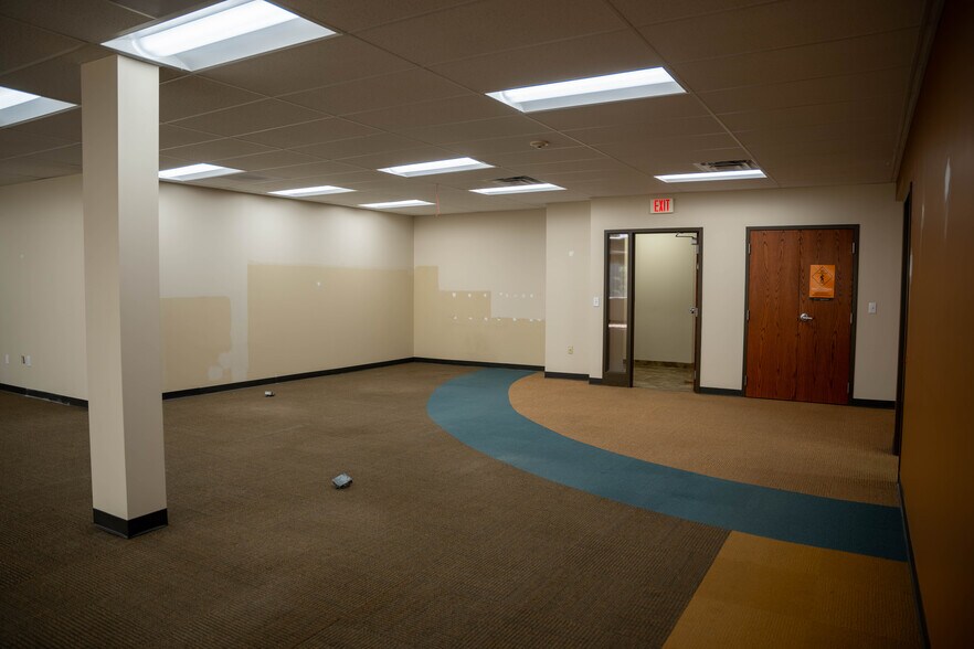 More Photos Of 463 New Karner Rd, Albany Office For Lease