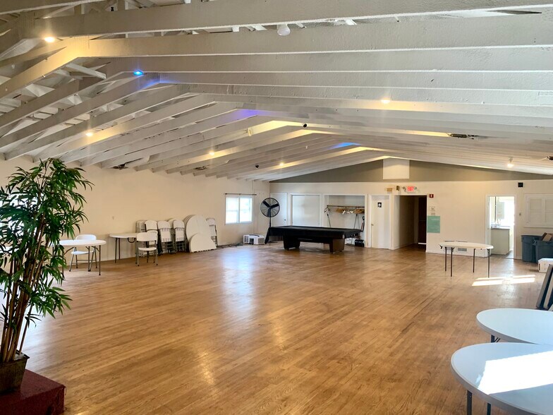 More Photos Of 725-727 Campbell Ave, West Haven Office For Lease