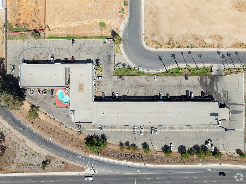 More Photos Of 2700 White Ln, Bakersfield Apartments For Sale