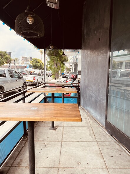 More Photos Of 13625 Ventura Blvd, Sherman Oaks Restaurant For Lease
