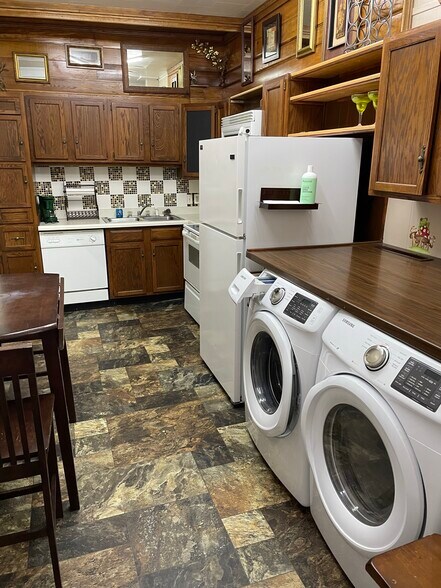 More Photos Of 302-304 S River Park Dr, Guttenberg Apartments For Sale