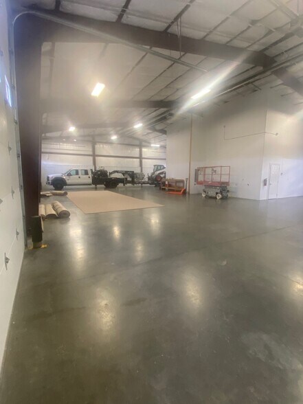 More Photos Of 7007 Cowboy Way, Billings Warehouse For Lease