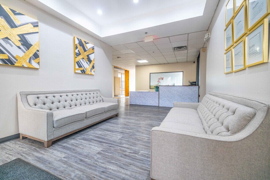 More Photos Of 2525 W Beryl Ave, Phoenix Office For Lease