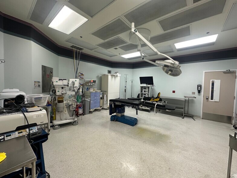 More Photos Of 1310 SE West Star Ave, Port Saint Lucie Hospital For Lease