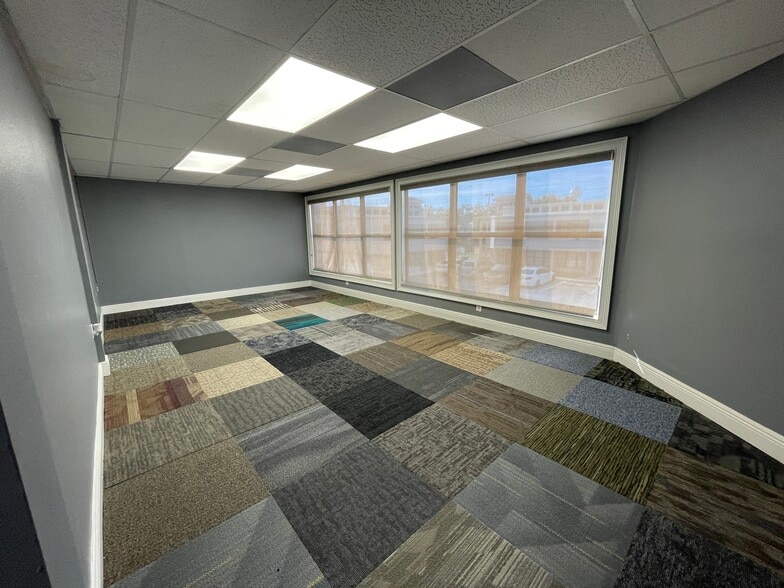 More Photos Of 200 Frandorson Cir, Apollo Beach Office For Lease