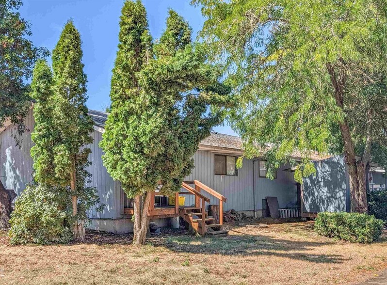 More Photos Of 600 Loucks Way, Brownsville Apartments For Sale