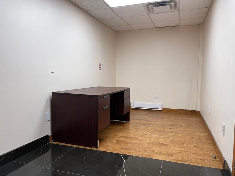 More Photos Of 4611 No. 6 Rd, Richmond Light Manufacturing For Sale