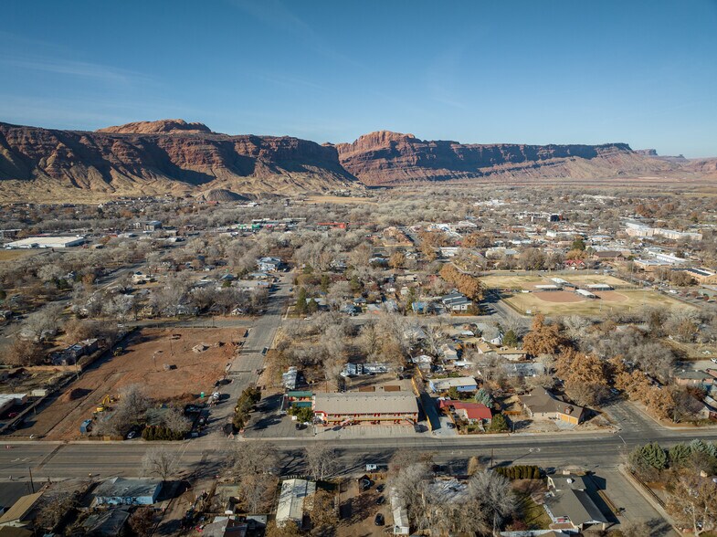 More Photos Of 166 S 400 E, Moab Hotel For Sale