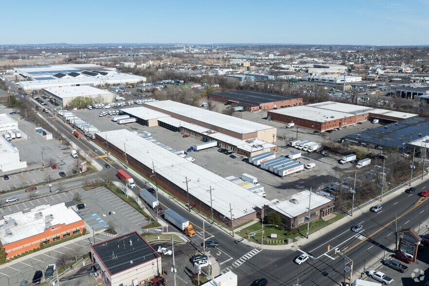 More Photos Of 9101 Tonnelle Ave, North Bergen Warehouse For Lease