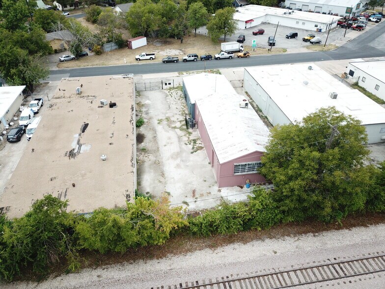 More Photos Of 620 Canion St, Austin Warehouse For Lease