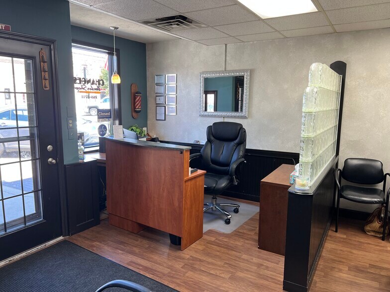 More Photos Of 205 W Main St, Durand Freestanding For Sale