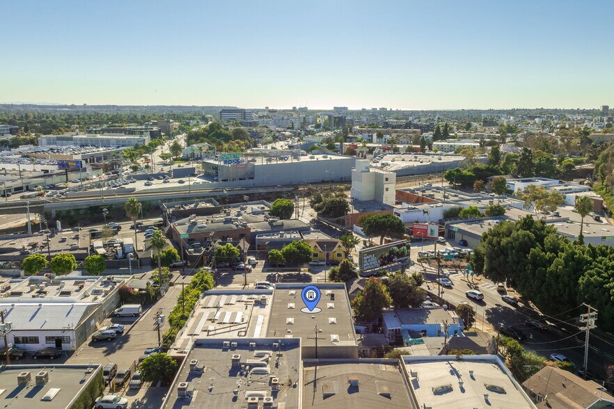 More Photos Of 3364 S Robertson Blvd, Los Angeles Warehouse For Sale