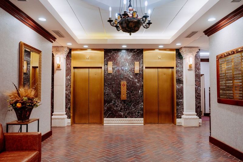 More Photos Of 5214 Maryland Way, Brentwood Office For Lease