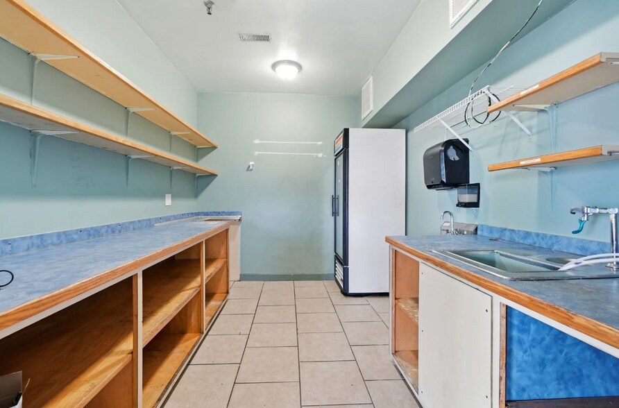 More Photos Of 308 Mediterranean Ave, Virginia Beach Restaurant For Lease