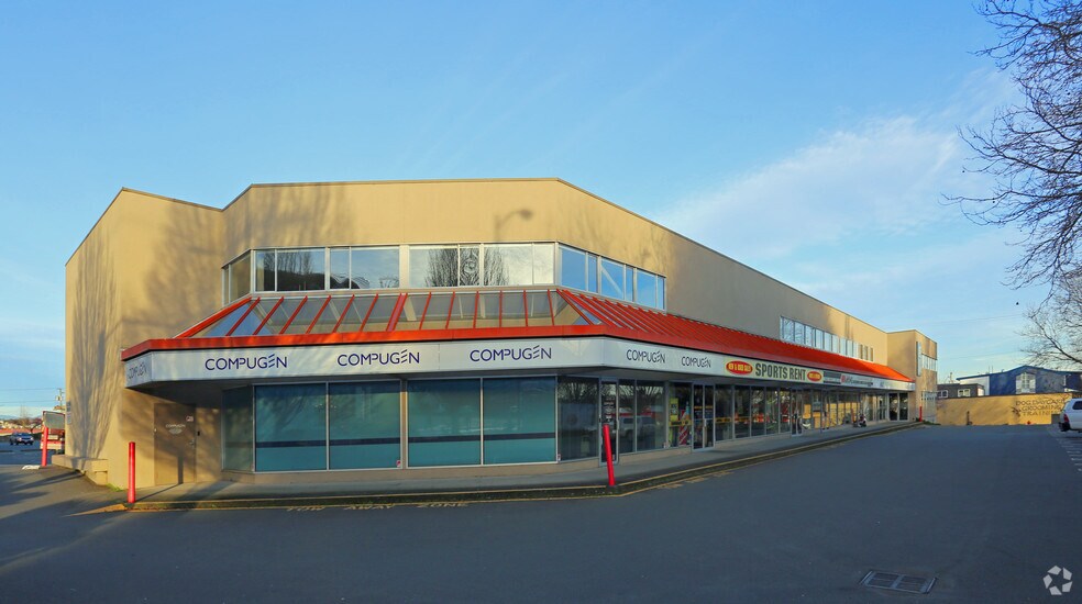 More Photos Of 1950-1960 Government St, Victoria Storefront For Lease