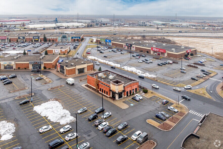 More Photos Of 582 Ch de Touraine, Boucherville Unknown For Lease