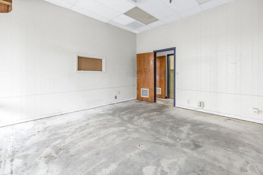 More Photos Of 902-940 Curlew Rd, Dunedin General Retail For Lease