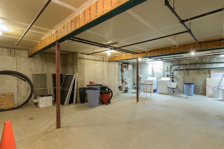 More Photos Of 156 Main St, Ludlow Office For Sale