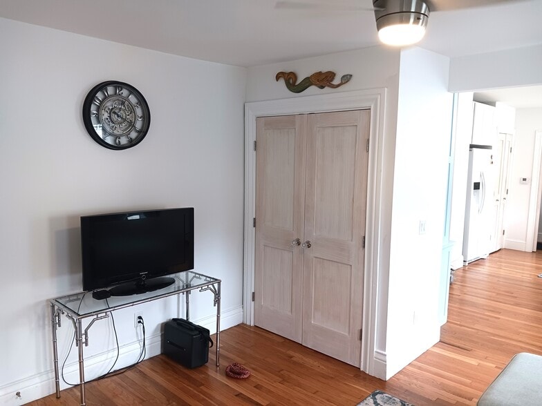 More Photos Of 119 Water St, Stonington Apartments For Sale