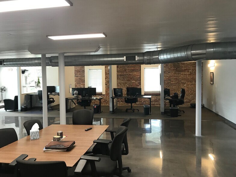 More Photos Of 8001 Conser St, Overland Park Office For Lease