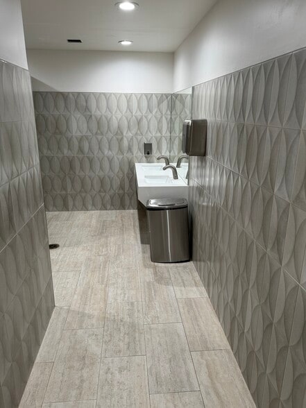 More Photos Of 1499 Forest Hill Blvd, West Palm Beach Medical For Lease