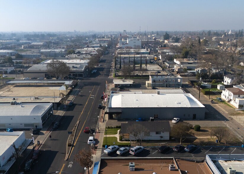 More Photos Of 35 W Main St, Merced Storefront For Sale