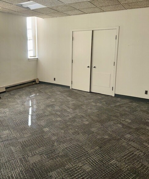 More Photos Of 5845-5851 Hamilton Ave, Cincinnati Storefront For Lease