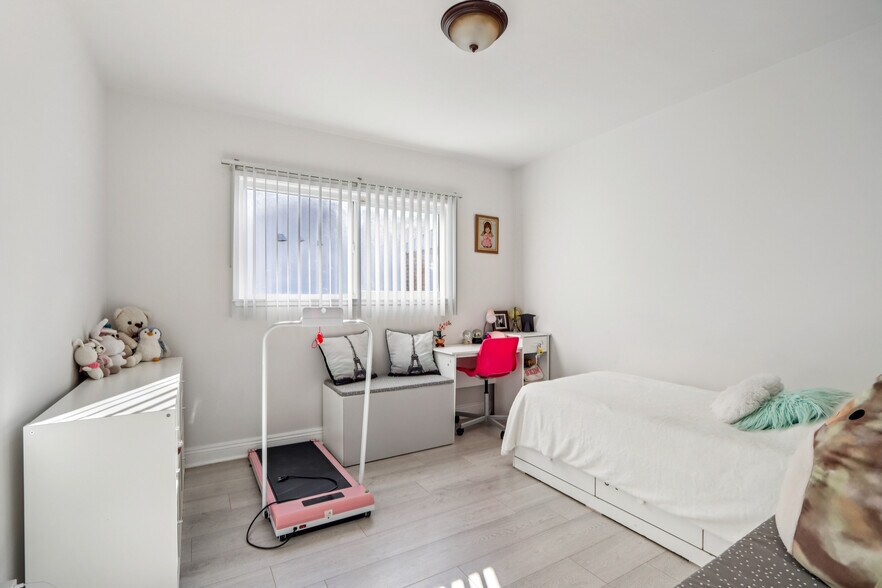 More Photos Of 16428 Halsted St, North Hills Multifamily For Sale
