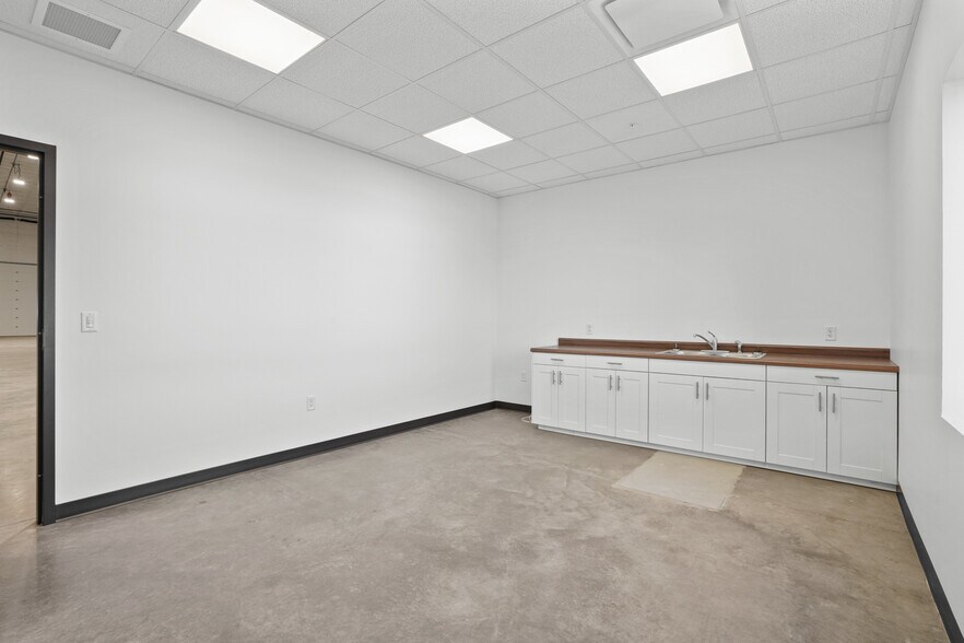 More Photos Of 6523 Music Rd, Eau Claire Manufacturing For Lease
