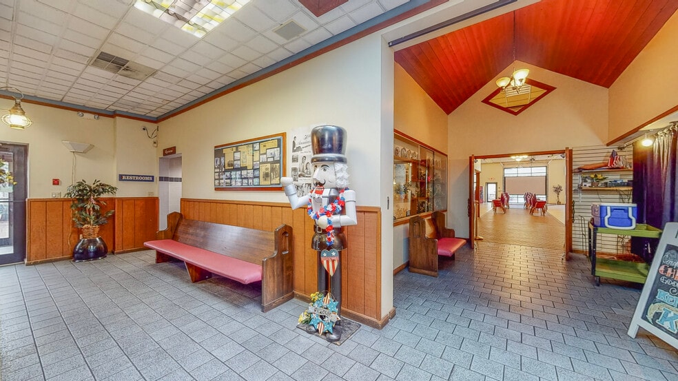 More Photos Of 501 Washington St, Steubenville Restaurant For Sale