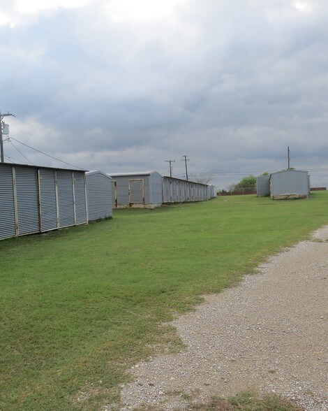 More Photos Of 3336 S Commerce St, Ardmore Self Storage For Sale