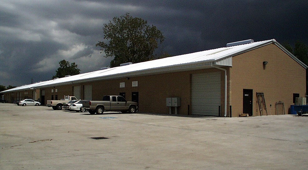 More Photos Of 6111 Milwee St, Houston Unknown For Lease