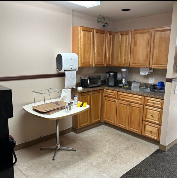 More Photos Of 240 Long Beach Rd, Island Park Office For Sale