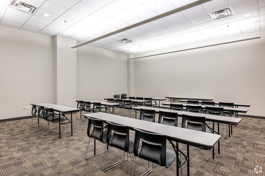More Photos Of 8777 N Stemmons Fwy, Dallas Unknown For Lease