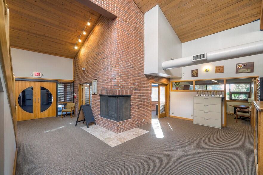 More Photos Of 8880 Ballentine St, Overland Park Office For Sale