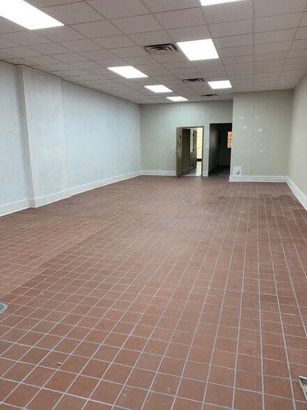 More Photos Of 1733-1739 N Harlem Ave, Chicago Storefront For Lease