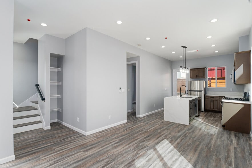 More Photos Of 6728 Thomson Ct, San Diego Apartments For Sale