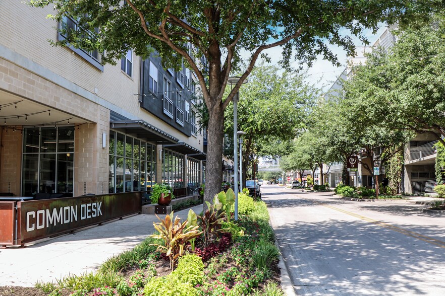 More Photos Of 2973 W 7th St, Fort Worth Unknown For Lease