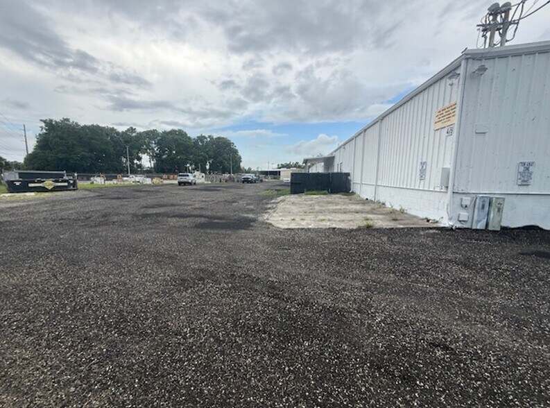 More Photos Of 479 Zoo Pky, Jacksonville Warehouse For Lease
