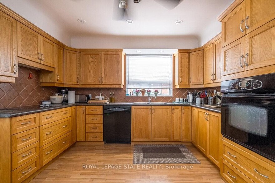 More Photos Of , Hamilton General Retail For Sale