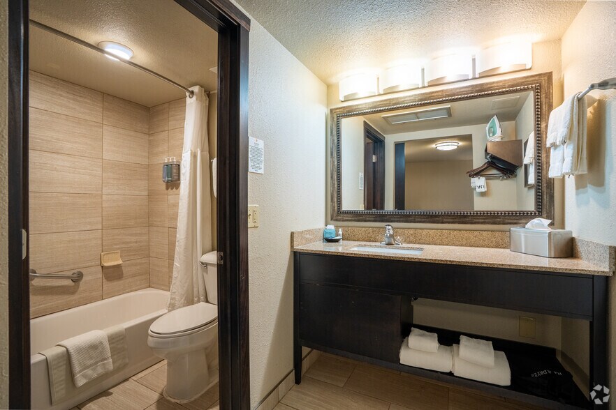 More Photos Of 1211 2nd St SW, Rochester Hospitality For Sale