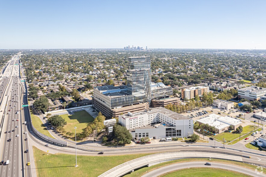 More Photos Of 1 Galleria Blvd, Metairie Office For Lease