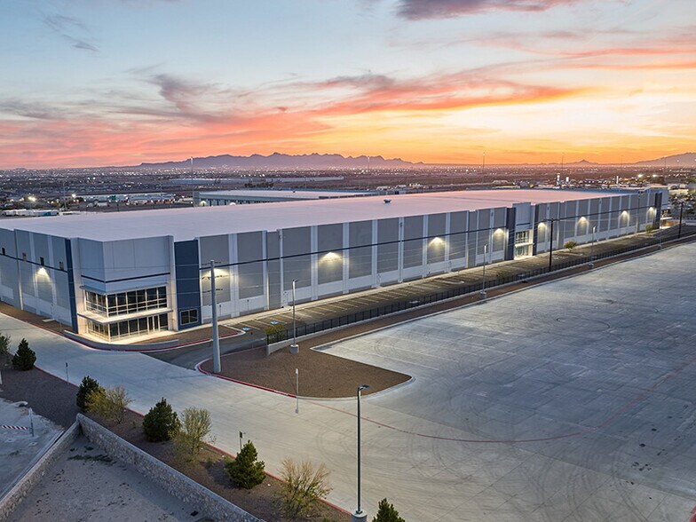 More Photos Of 12104 Emerald Pass Dr, El Paso Distribution For Lease