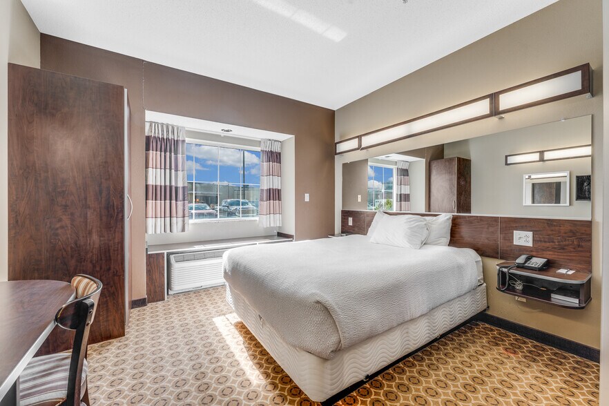 More Photos Of 20 Southland Dr, Fairmont Hotel For Sale