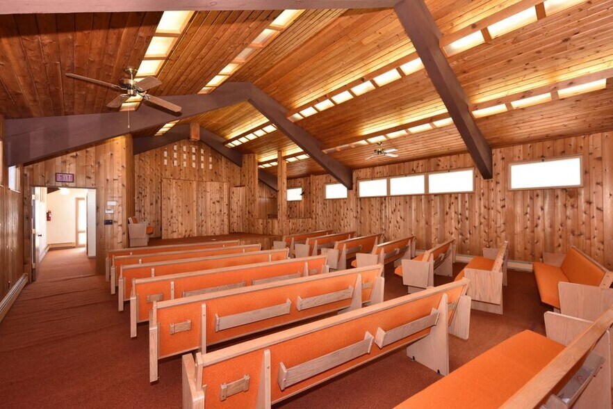 More Photos Of 1425 E Monroe Ave, Hartford Flex For Sale