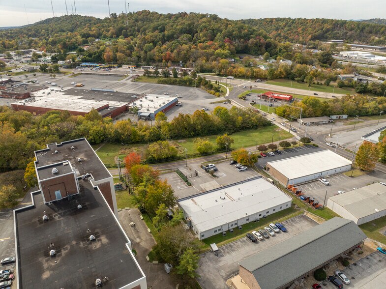 More Photos Of 4440 Walker Blvd, Knoxville Flex For Sale